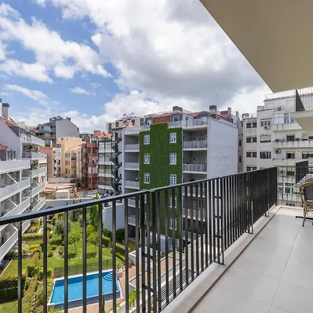 Radiant In Center By Lovelystay